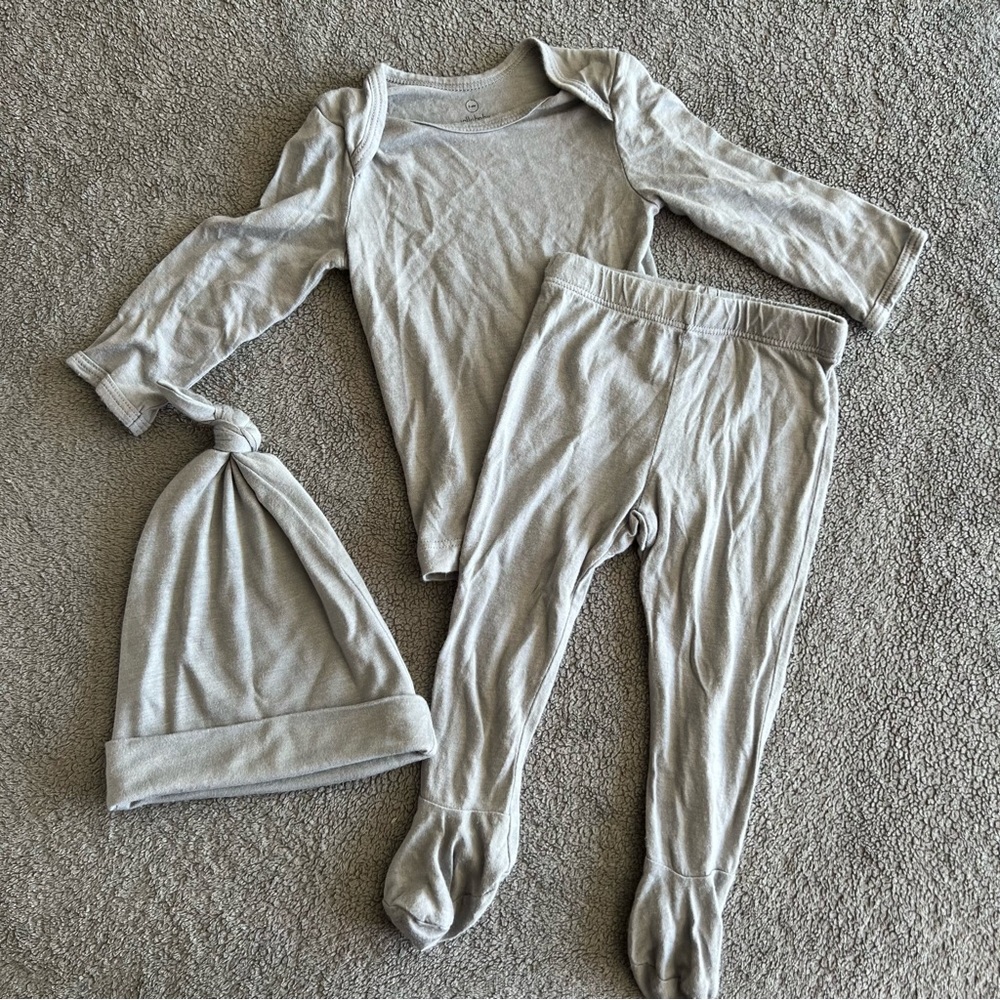 Solly baby 3 piece outfit slate blue sleeper set